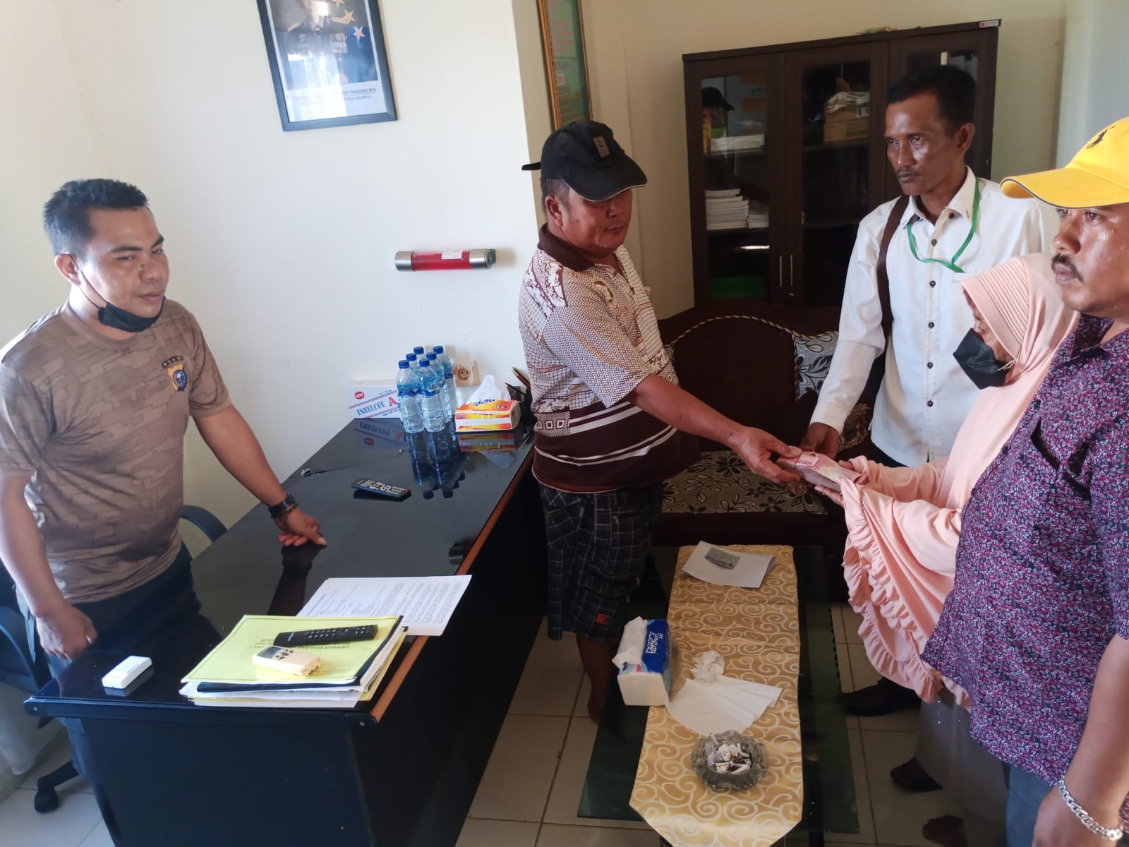 Polairud Polres Rohil Selesaikan Kasus Laka Kerja Perairan Sinaboi Melalui Restorative Justice