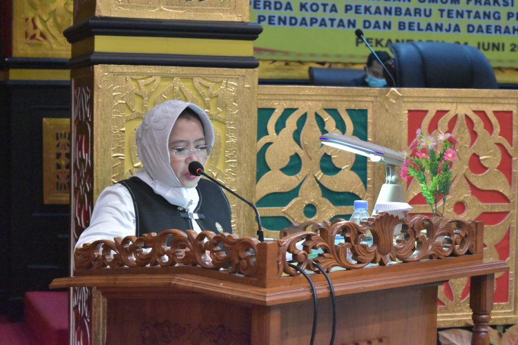 DPRD Rapat Paripurna Pandangan Umum Fraksi Terhadap Pertanggungjawaban APBD 2020