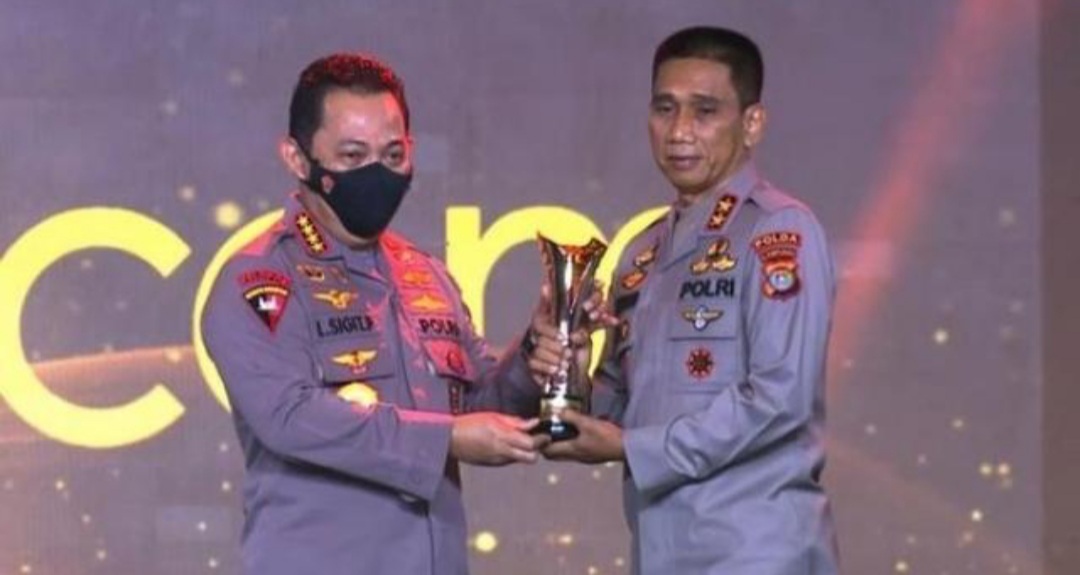 Dikenal Polisi Anti Suap dan Anti Nego, Kapolda Lampung Irjen Akhmad Wiyagus Terima Penghargaan Hoegeng Awards 2022