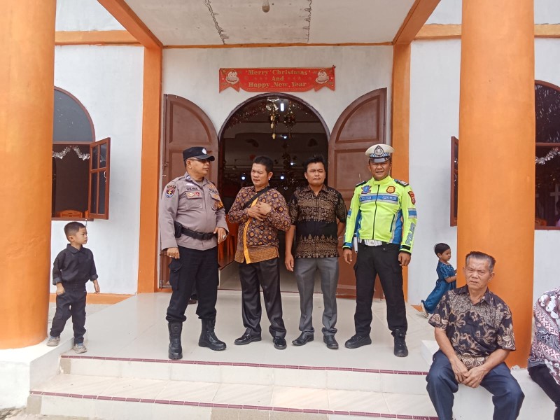 CIPTAKAN KERUKUNAN UMAT BERAGAMA, POLSEK BANDAR SEI KIJANG GELAR MINGGU KASIH DI GEREJA GNKP INDONESIA