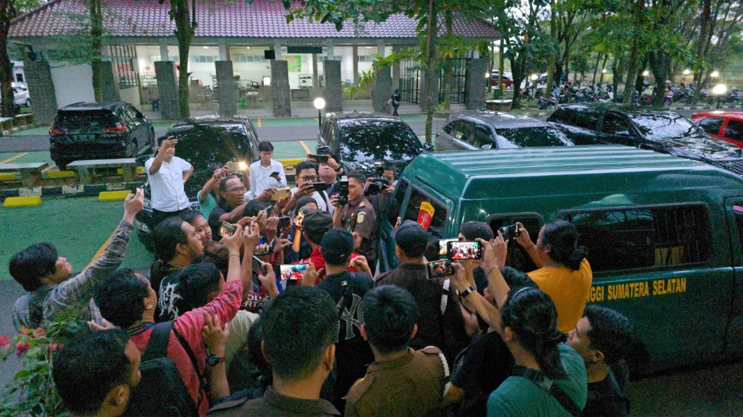 “Korupsi Kerjasama Mitra Bangun: Kejati Sumsel Tetapkan Tersangka dan Lakukan Penahanan”