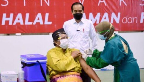 Wako Pekanbaru Minta Penambahan 100 Ribu Vaksin pada Presiden Jokowi