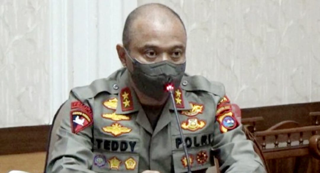 Irjen Pol Teddy Minahasa Ditangkap Propam Terkait Narkoba