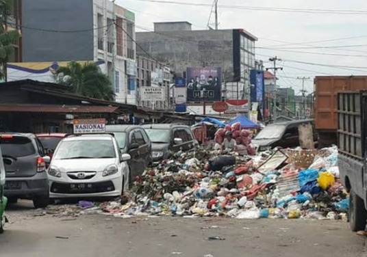 Mantan Kepala DLHK Pekanbaru Akhirnya Ditetapkan Tersangka Kasus Sampah