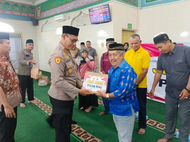 Polresta Pekanbaru Bersama Polda Riau Gelar Jumat Curhat di Masjid Istiqoroh
