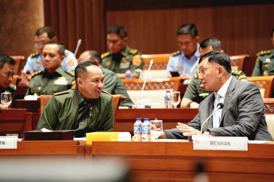 Panglima TNI dan Menhan RI Hadiri Raker Bersama Komisi I DPR RI
