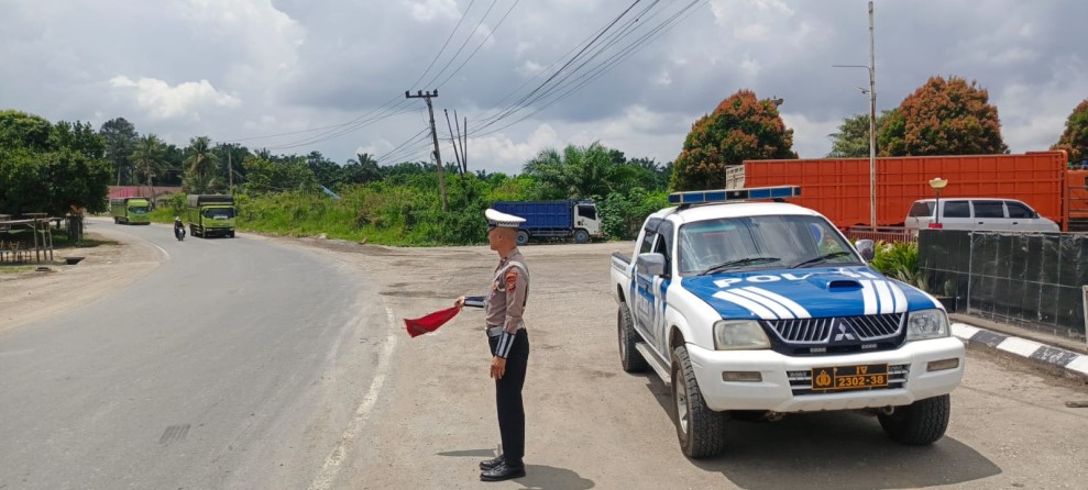 Polsek Bandar Sei Kijang Gelar Patroli dan Pengaturan Lalu Lintas di Jalintim Km 25–38