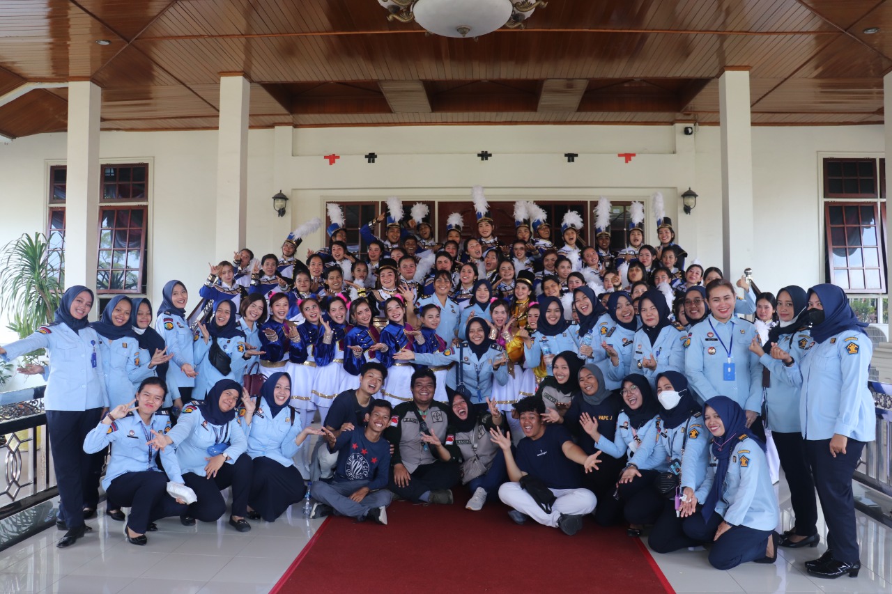 Heboh! Penampilan Marching Band Warga Binaan LAPAS Perempuan Pekanbaru Bersama Gunernur RIAU Dan Istri Pukau Pawai Budaya RIAU