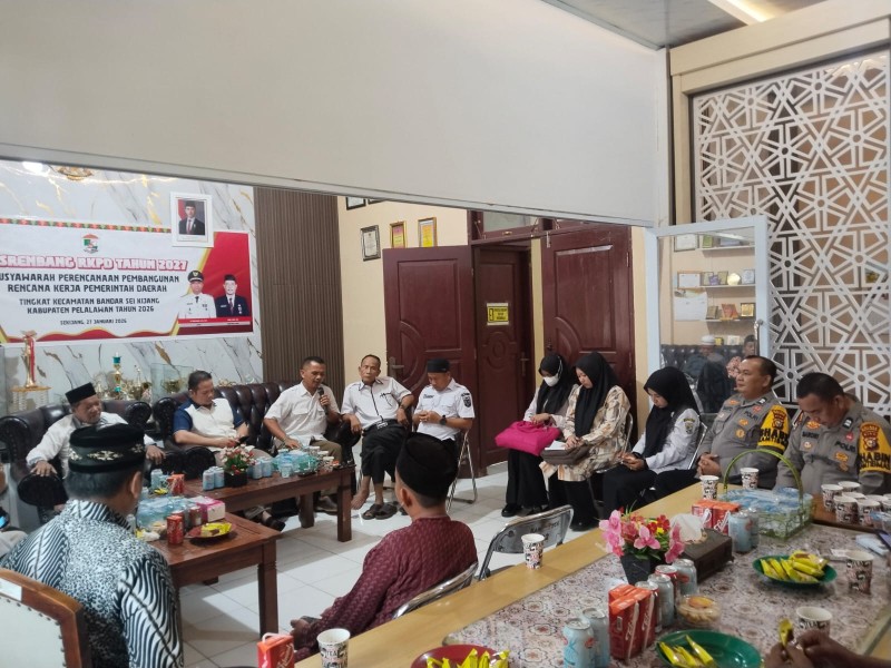 Polsek Bandar Sei Kijang Hadiri Gelar Halal Bihalal Sekaligus Bahas Bibit Kelapa Pandan dan Haji 2026
