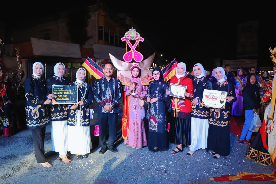 Kapolres Kuansing Hadiri Car Free Night Batik Kuansing Carnaval Dalam Rangka Peringatan Hari Jadi Kabupaten Kuansing ke-25