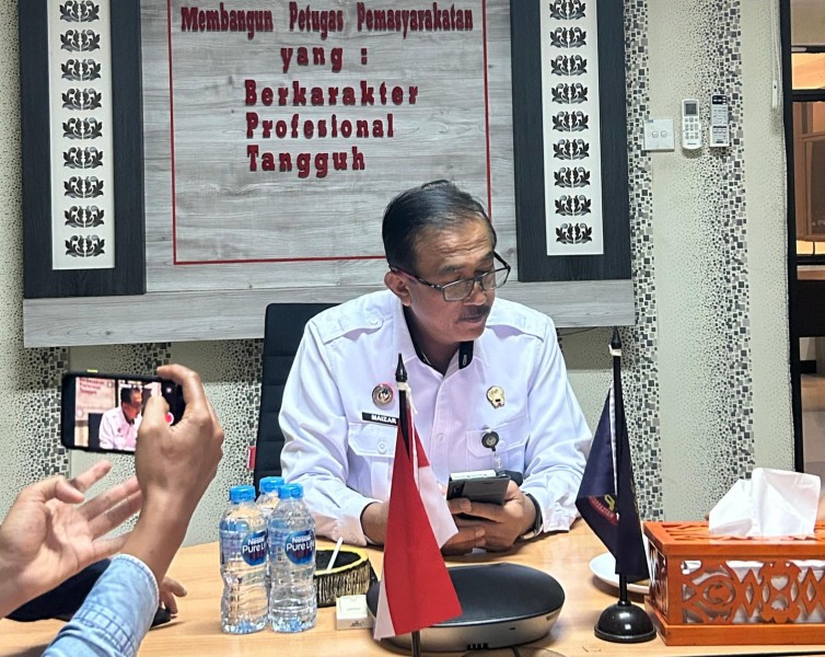 Kakanwil Ditjenpas Riau Berkolaborasi Dengan Aparat Penegak Hukum TNI - Polri Untuk Mengejar Tahan Rutan Siak yang kabur
