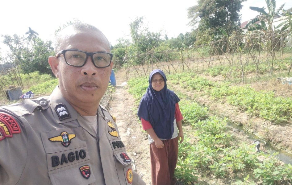 Polri Dorong Optimalisasi Lahan Produktif, Bhabinkamtibmas Sambangi Petani di Tirta Siak
