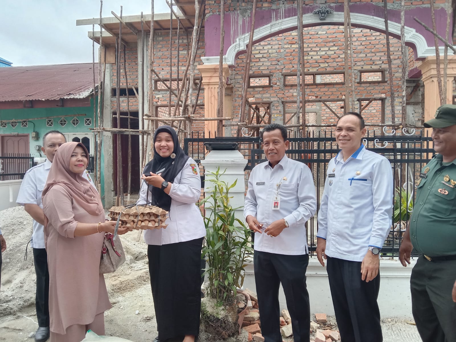 Pemko Pekanbaru Serahkan Bantuan Korban Kebakaran Di Sialang Munggu