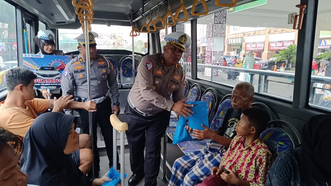 Ditlantas Polda Riau Gelar Program Polantas Menyapa di HUT Lalu Lintas ke-70