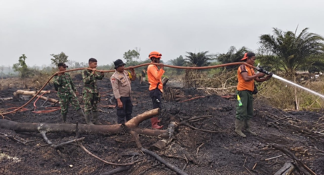 Hadapi Tantangan Lahan Gambut, TNI dan Tim Gabungan Perkuat Penanganan Karhutla di Inhil