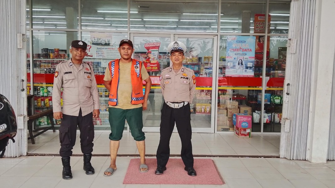 Polsek Bandar Sei Kijang Kembali  Laksanakan KRYD, Patroli Rutin di Pasar Sei Kijang
