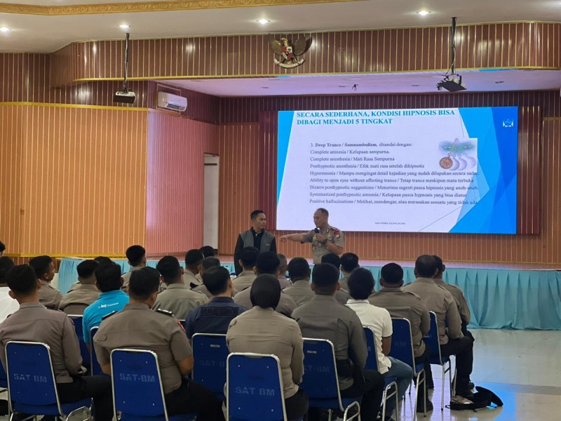 Tingkatkan Kesiapan Mental dan Profesionalisme Personel, Satbrimob Polda Riau Gelar Pelatihan Hipnoterapi Bersama Propam Polda Riau