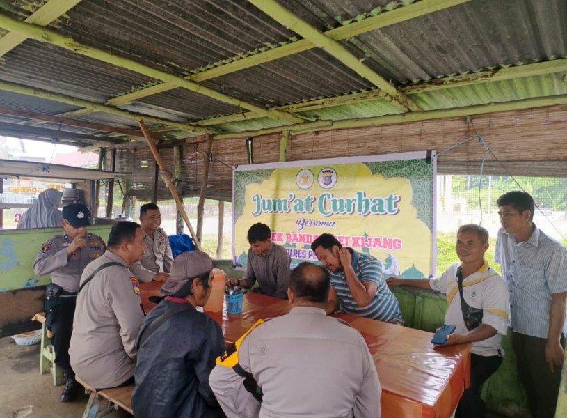 Polsek Bandar Sei Kijang Kembali Laksanakan Jumat Curhat untuk Meningkatkan Kepercayaan Masyarakat