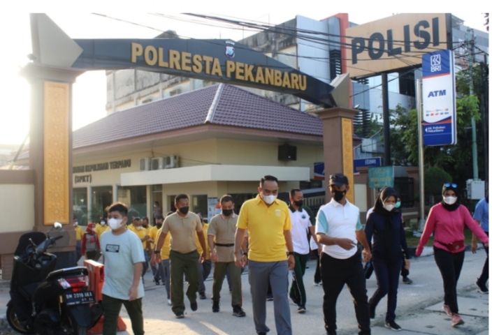 Jaga Sinergitas TNI - POLRI Kapolresta Pekanbaru Gelar Olahraga Bersama