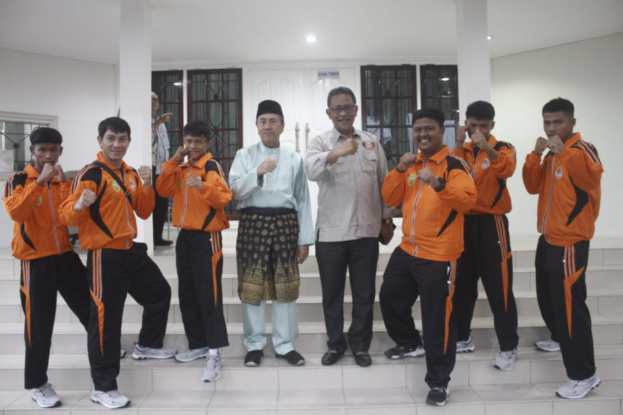 Targetkan Juara, Syamsuar Lepas Kontingen FMMAPAI Riau ke IMAG I di Bogor