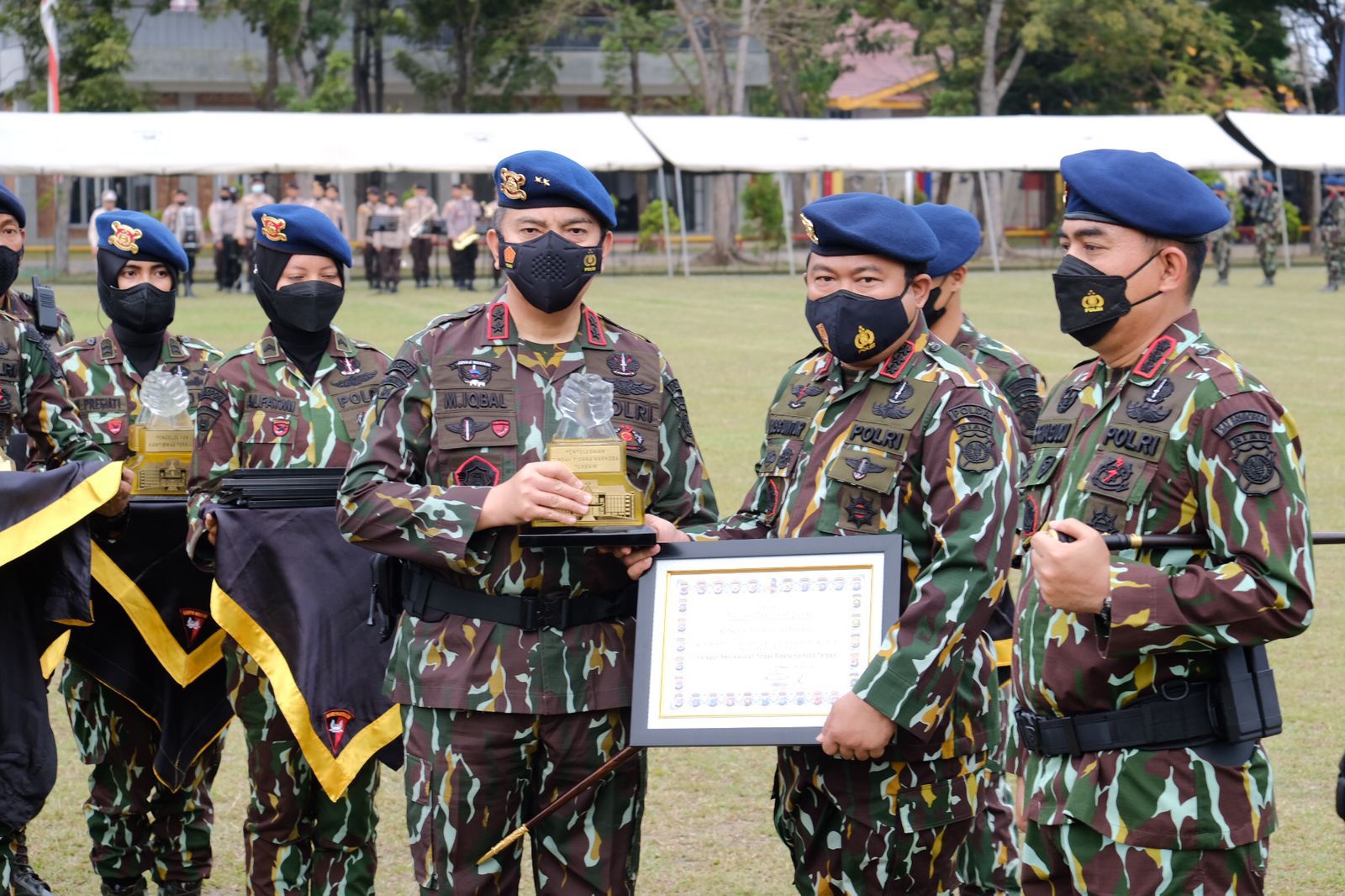 Tunaikan Janji, Kapolda Riau Irjen Moh Iqbal Berikan Penghargaan Kasatker dan Kasatwil Berprestasi