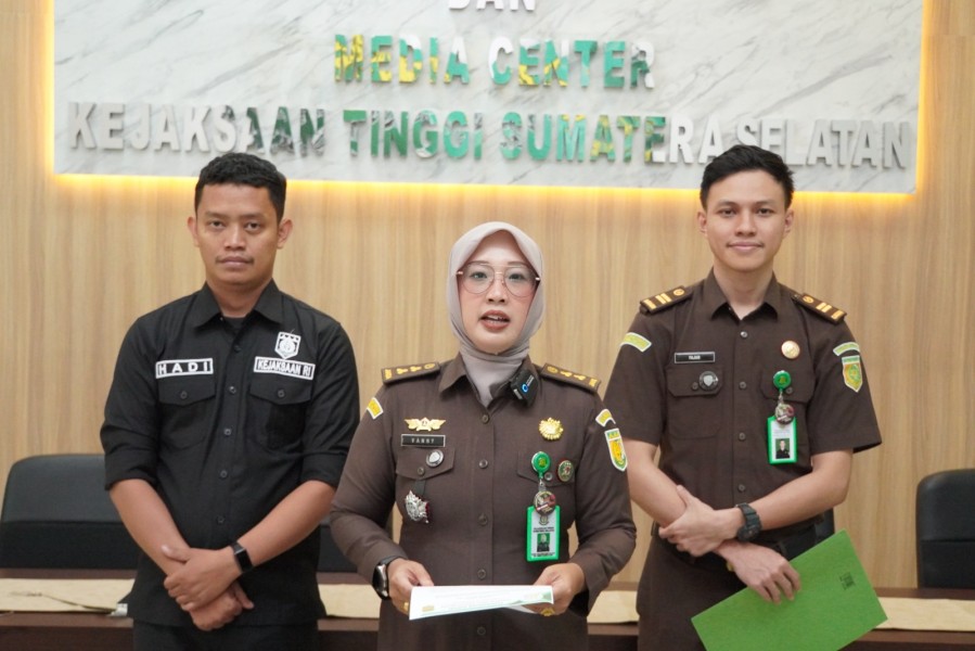 TIM PENYIDIK KEJATI SUMSEL KEMBALI LAKUKAN PENGGELEDAHAN DAN PENYITAAN DALAM PERKARA DUGAAN TIPIKOR PASAR CINDE PALEMBANG