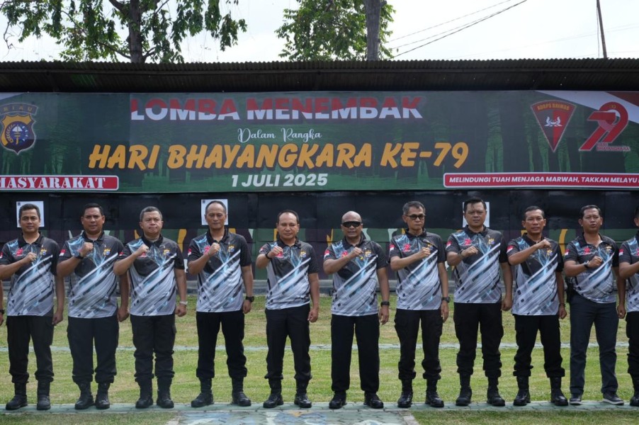 Polda Riau Gelar Lomba Menembak Antar Jajaran Pejabat Utama: Dansat Brimob Raih Skor Tertinggi
