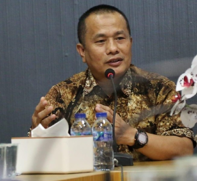 GELOMBANG KETIGA OTOKRATISASI DAN UJIAN KONSOLIDASI DEMOKRASI INDONESIA