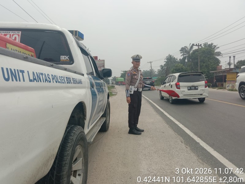 Jaga Kelancaran Lintas Timur, Polsek Bandar Sei Kijang Gelar Patroli Siang Antisipasi Laka dan Macet