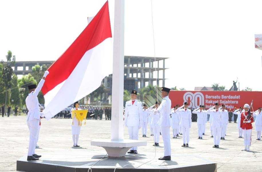 Semarak HUT Ke - 80 RI, Danrem 031/WB Hadiri Upacara di Kantor Gubernur Riau