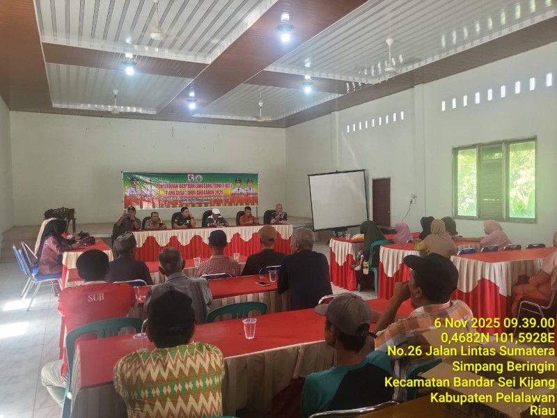 Penyerahan Bantuan Langsung Tunai (BLT) Dana Desa Tahun Anggaran 2025 di Desa Simpang Beringin