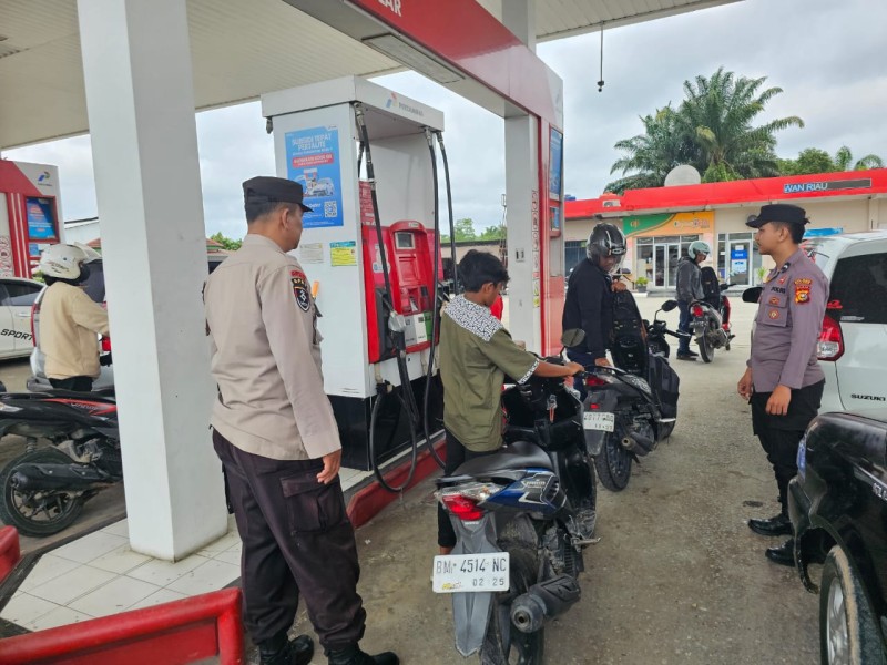 Polsek Bandar Sei Kijang Laksanakan Patroli KRYD, Meningkatkan Keamanan di SPBU