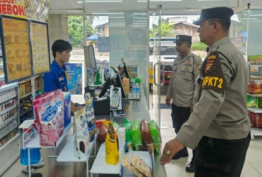 Polsek Bandar Sei Kijang Laksanakan Kegiatan Rutin Yang Ditingkatkan (KRYD) untuk Harkamtibmas Kepada Karyawan Indomaret