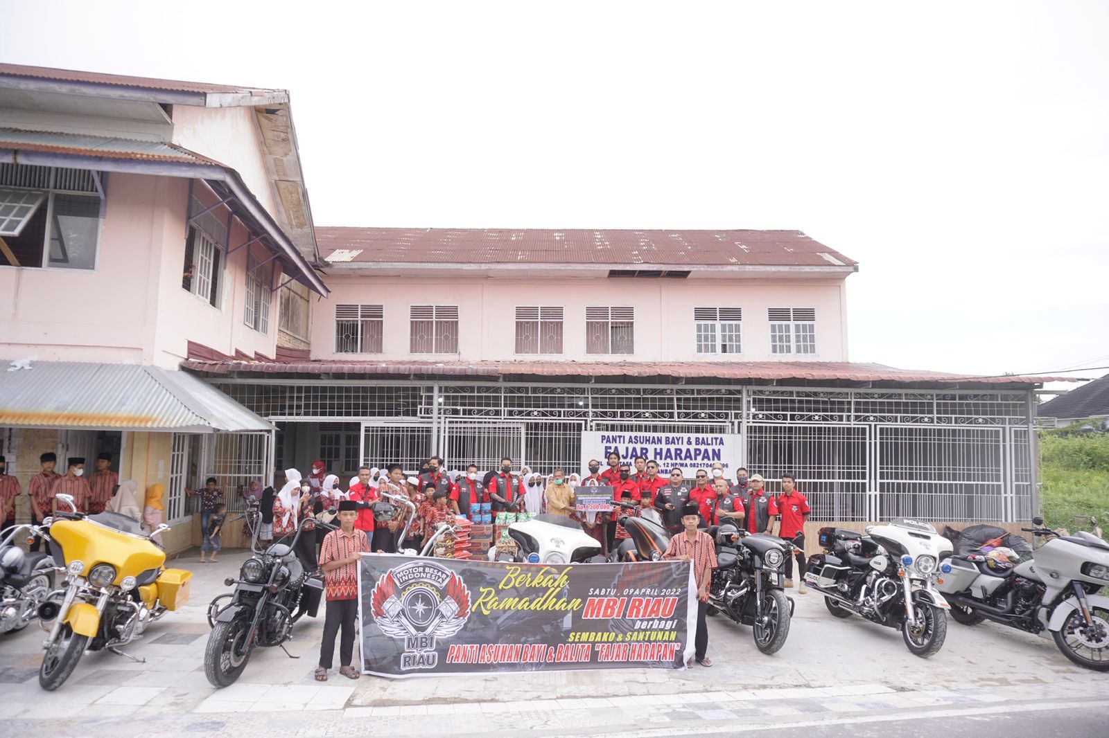Motor Besar Indonesia Riau Berbagi Sembako dan Takjil Dibulan Ramadhan , Ketua MBI ALLE : Ini Bagian dari Program Kerja Kita di Bulan Ramadhan