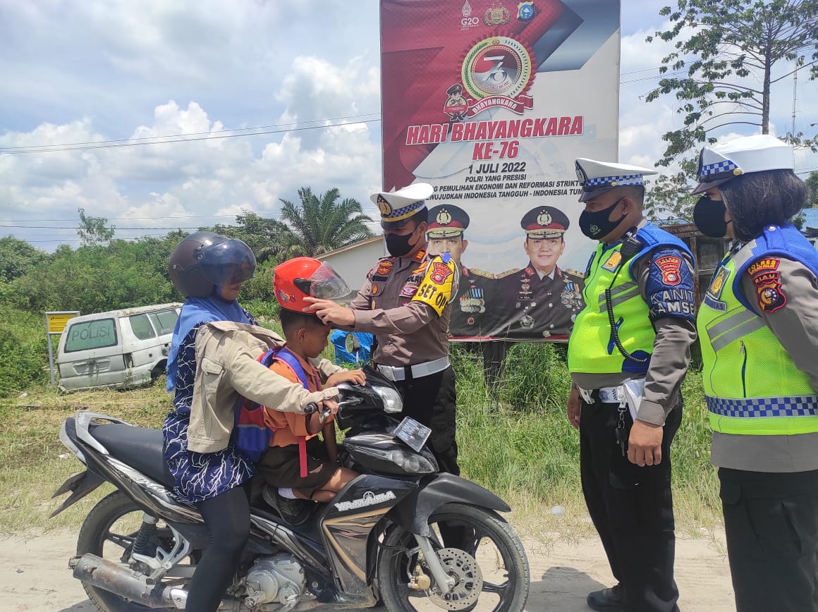 Satlantas Polres Rohil Gelar Kampanye Tertib Helm Diusia Dini