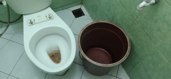 Pengunjung Keluhkan Kondisi Kamar Mandi RSUD Arifin Ahmad Pekanbaru Kotor Dan Tidak Ada Air