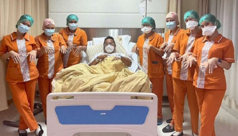 Hotman Paris Dirawat Dirumah Sakit, Rela Lepas Cincin Berlian Demi Kesehatan