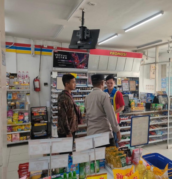 Polsek Bandar Sei Kijang Kembali Melaksanakan Kegiatan Rutin (KRYD) Ditoko Swalayan