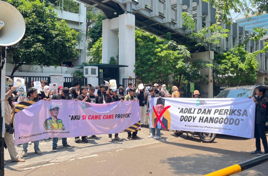 Boroskan APBN Menyewa Private Jet Pergi ke Semarang, Bali dan Lombok, KMPPI Demo Minta Menteri PU Dipecat