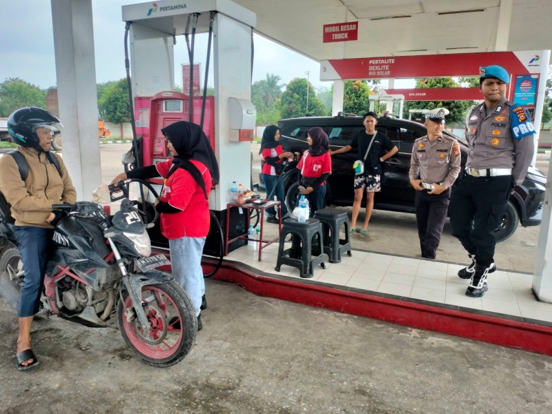 Polsek Bandar Sei Kijang Lakukan Patroli Monitoring Situasi Kamtibmas dan Antisipasi Kelangkaan BBM