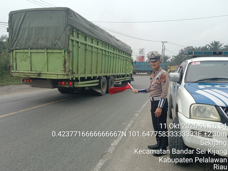 Cegah Laka Lantas di Jalintim, Unit Lantas Polsek Bandar Sei Kijang Kembali Gelar Patroli R4
