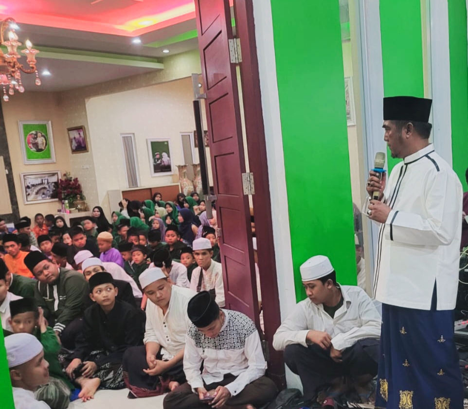 PW NU Provinsi Riau Peringati Satu Abad Lahirnya NU Dikediaman Ketua PW NU Riau H. T Rusli Ahmad Dengan Menyantuni 300 Anak Yatim
