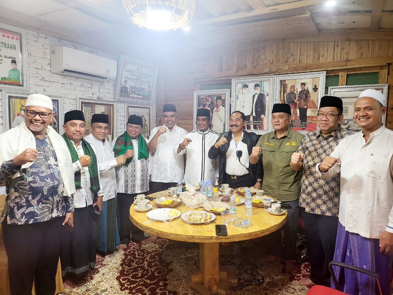 Seluruh Tokoh Pejabat TNI - Polri Hadiri Acara Doa Yasinan 40 Hari Almarhumah Ibunda H.T. Rusli Ahmad