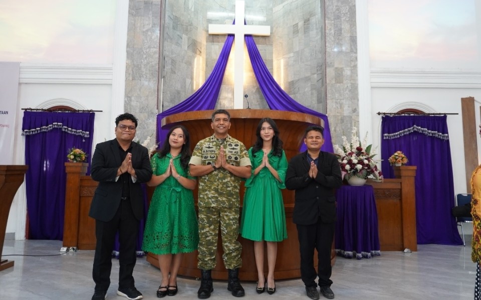 Danrem 031/WB Brigjen TNI Dr. Agustatius Sitepu. S.Sos.,M.Si.,M.Han Ajak Jemaat GBKP Sektor Pekanbaru Jaga Kondusivitas dan Dukung Pembangunan