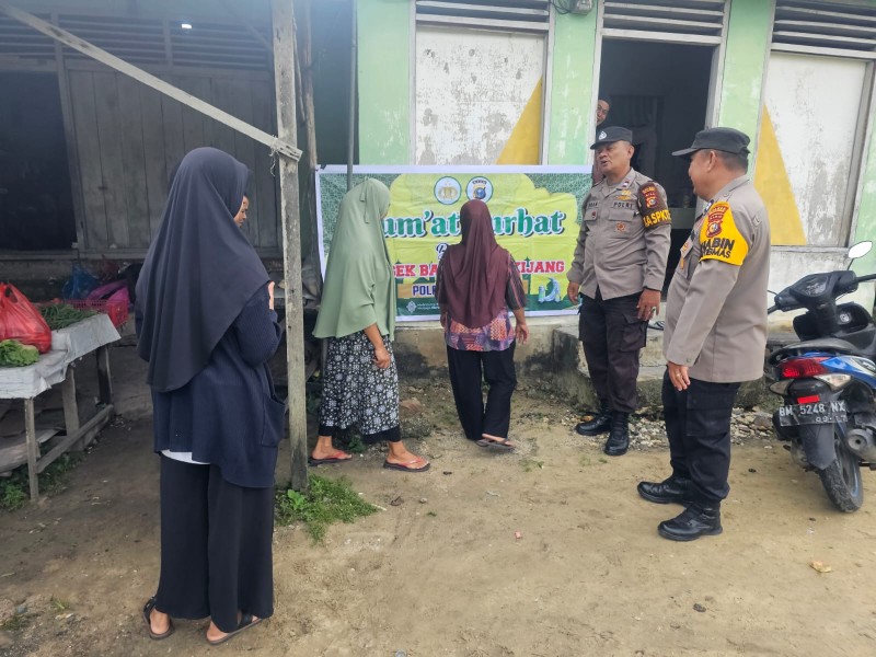 Polsek Bandar Sei Kijang Laksanakan Jum'at Curhat untuk Meningkatkan Kepercayaan Masyarakat di warung Uni Ajo