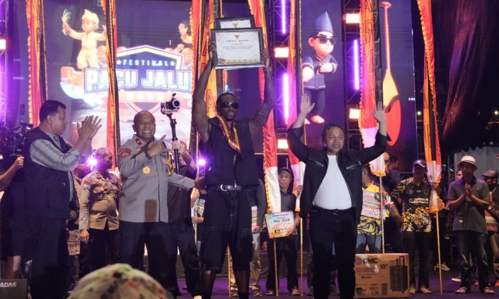 Gubri Resmi Tutup Pestival Paju Jalur Nasional di Tepian Narosa Tahun 2025