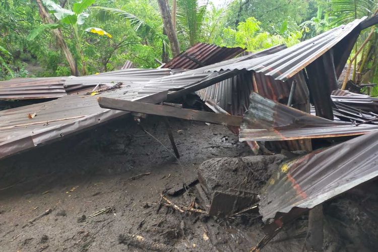 Banjir Bandang Terjang Kabupaten Ngada NTT, Seorang Balita Tewas 5 Rumah Hanyut