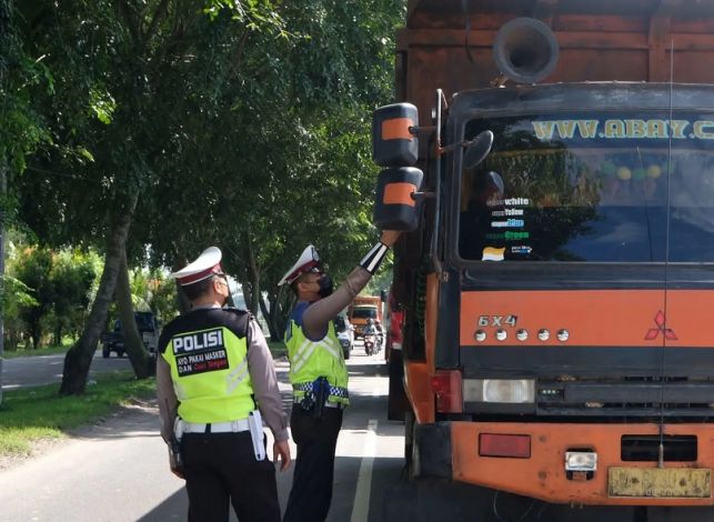 Gelar Penertiban dan Sosialisasi PKB, Sebanyak 78 Kendaraan Terjaring Razia Bapenda Riau di Dumai