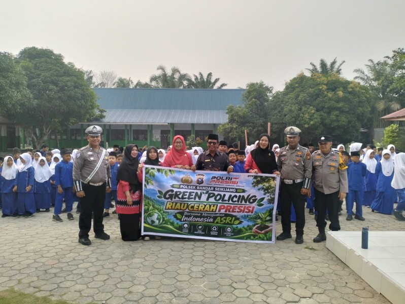 Tanamkan Kepedulian Lingkungan Sejak Dini, Polsek Bandar Sei Kijang Gelar Police Go To School di SD Negeri 007 Simpang Beringin
