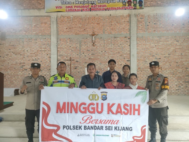 Polsek Bandar Sei Kijang Kembali Mengikuti Ibadah Minggu Kasih di Gereja Katolik Stasi Hati Kudus